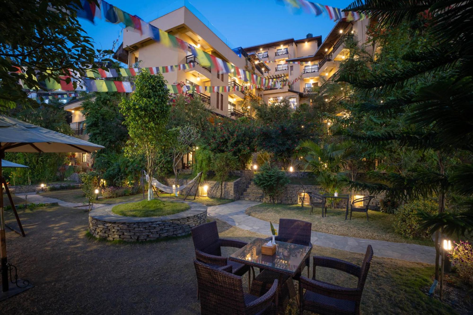 Resort Bar Peepal Pokhara