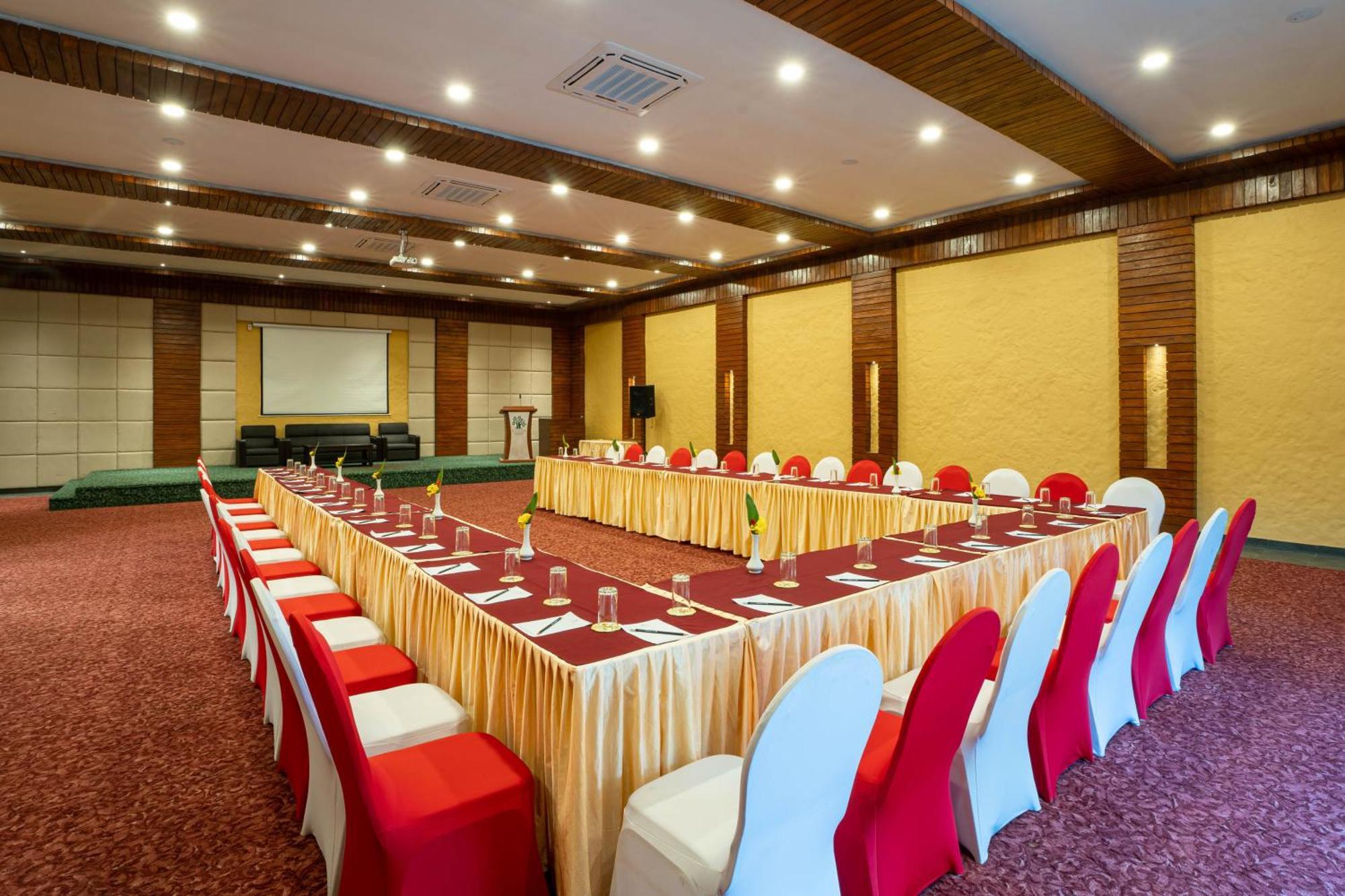 Bar Peepal Resort 5*