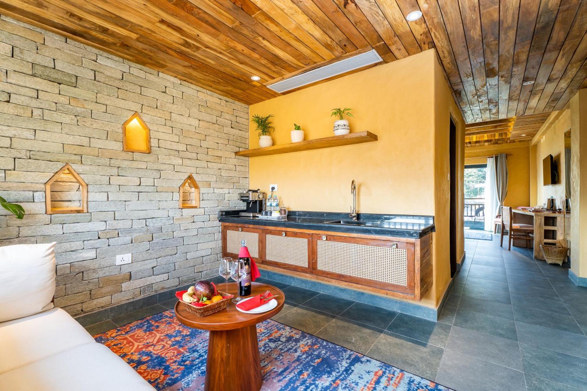 Bar Peepal 5*